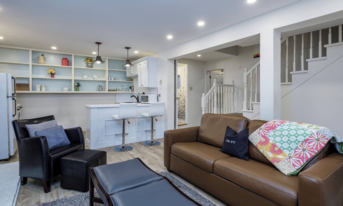 Downtown St. John's House | The Elizabeth Manor Guesthouse
