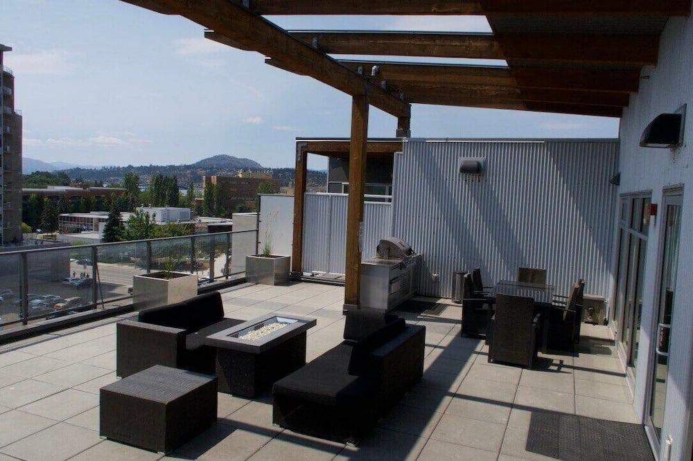 Kelowna Central Business District Condo | The Emerald - Downtown