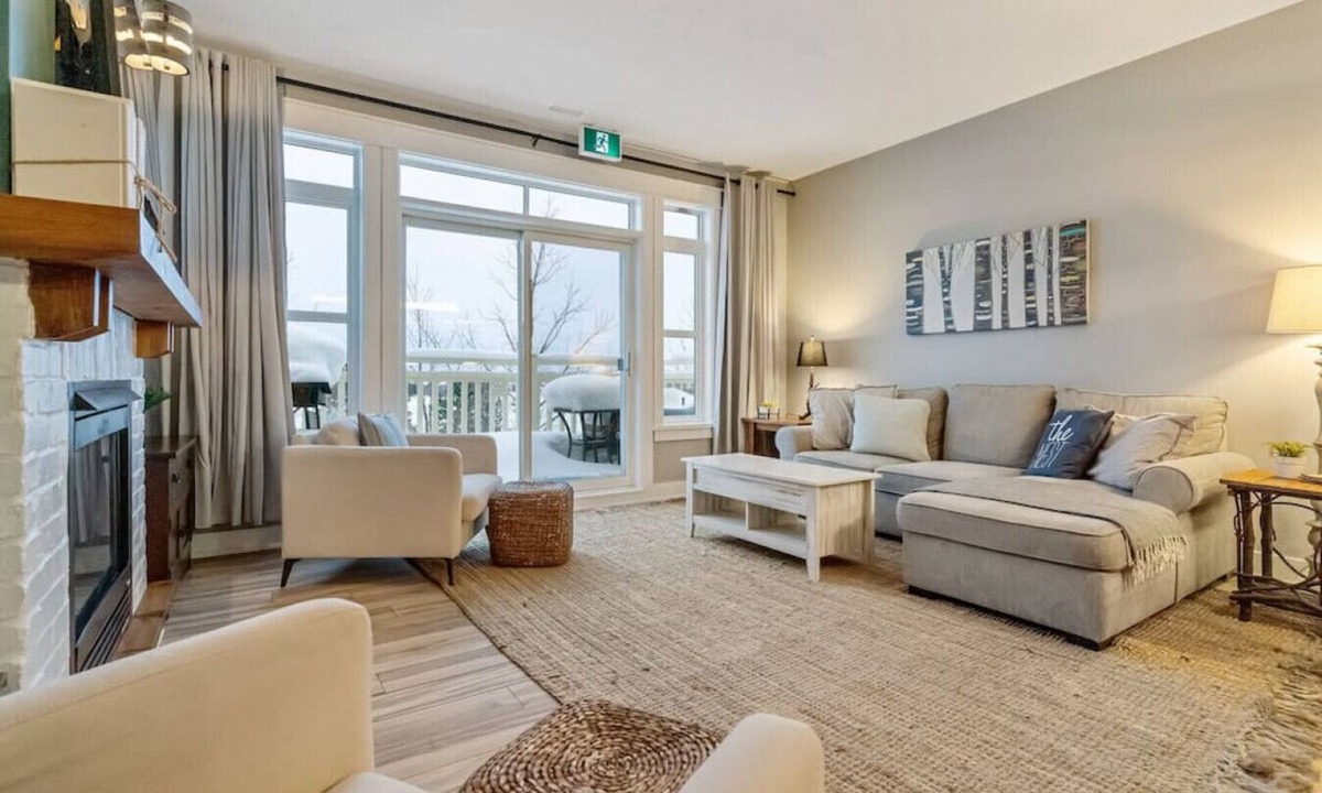 The Blue Mountains Apartment | The Fairway Nest with Hot Tub & Golf!