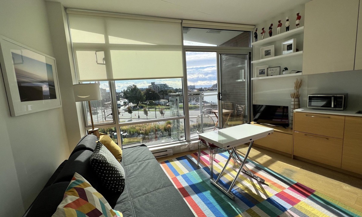 Inner Harbour Apartment | The Gallery, overlooking the Inner Harbour