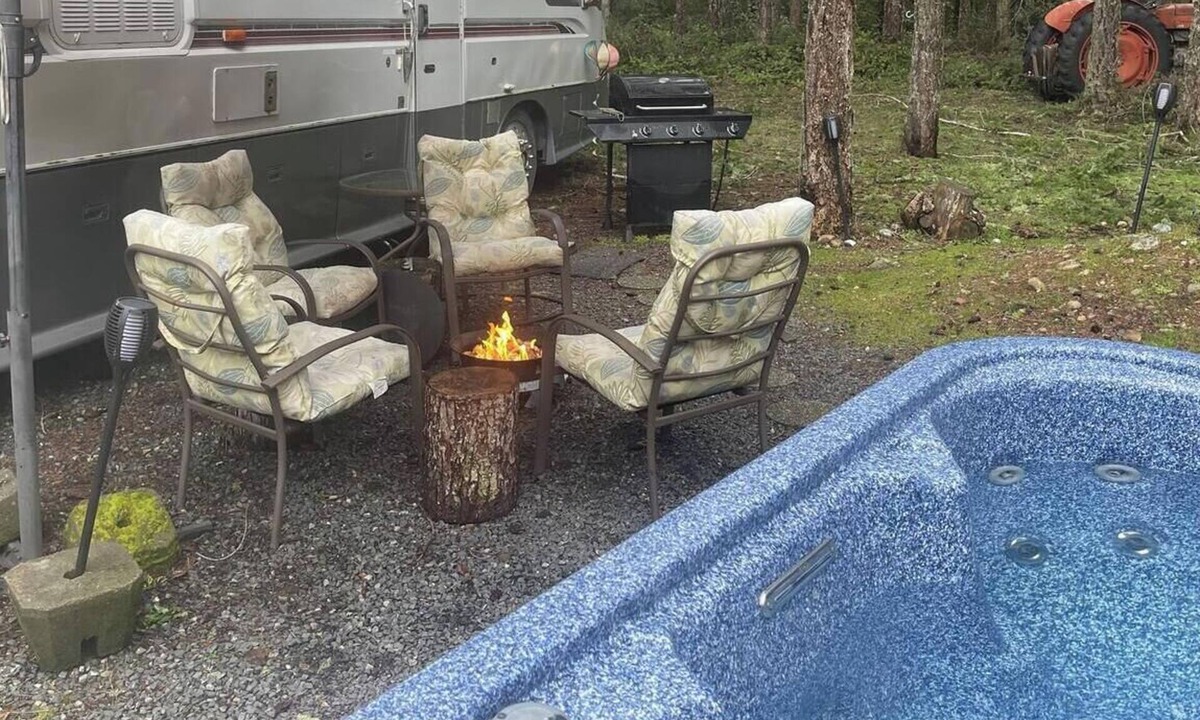 Otter Point House | The Great Escape - Shirley with secluded Private Hot Tub - accommodates up to 4 guests