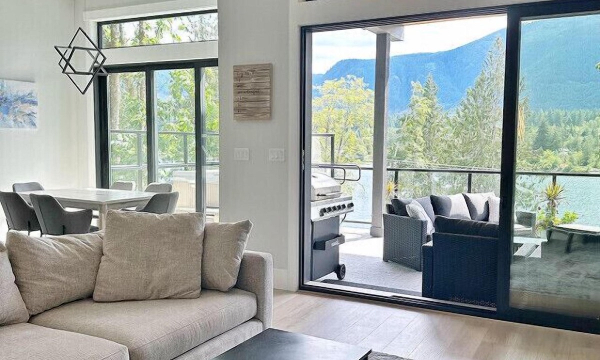 Youbou Condo | The Haven - Spacious Lakeview Getaway with Hot Tub, Sauna & Beach Access