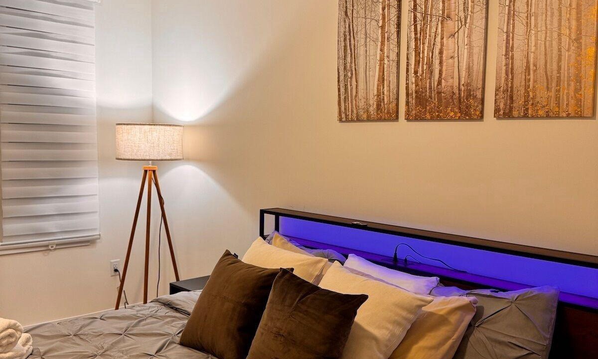 Midland House | The Luxury Bayport Bliss/Brand New/30m Wasaga/15mBeaches