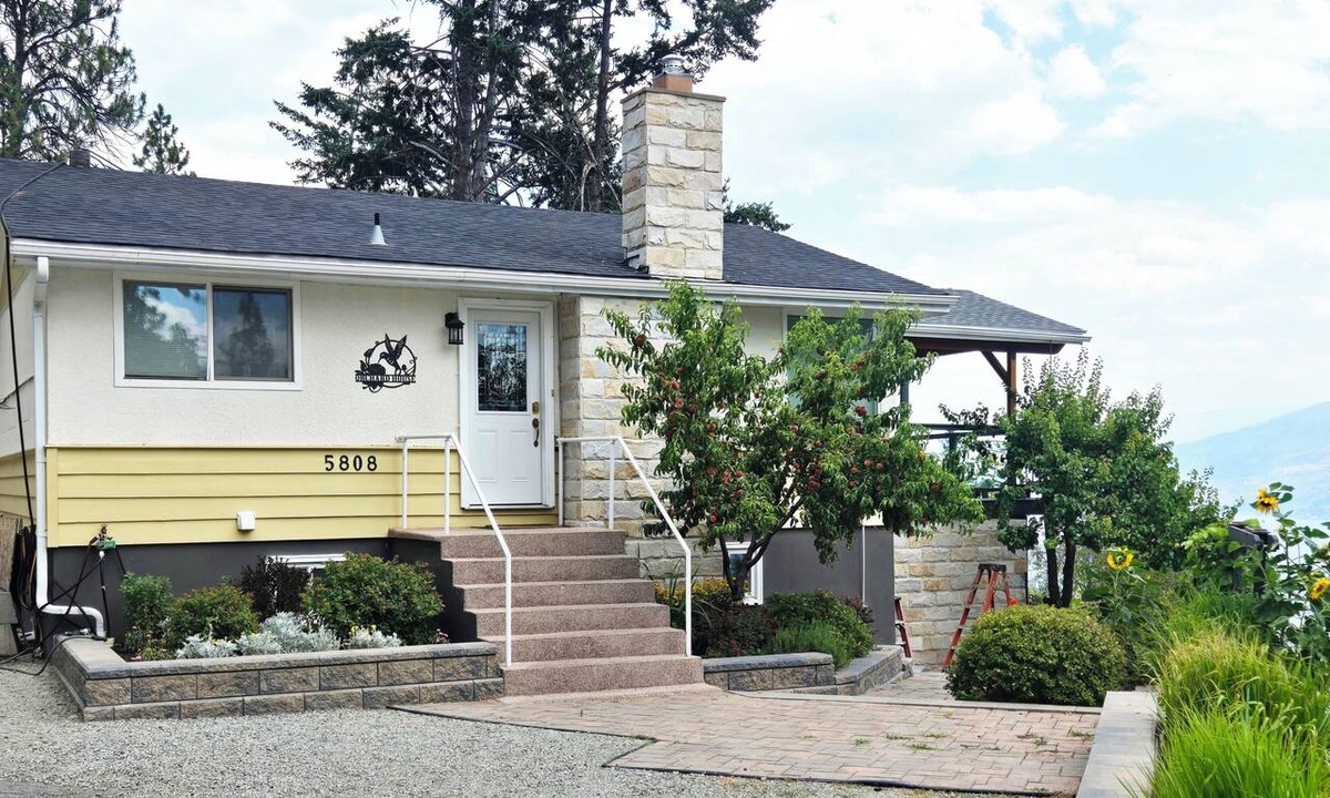 Central Okanagan House | The Orchard House, Your Home in Peachland, BC in the Central Okanagan