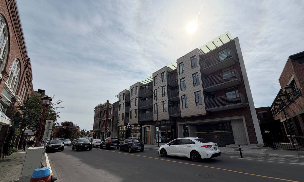 Inner Harbour Condo | The Pearl Terrace