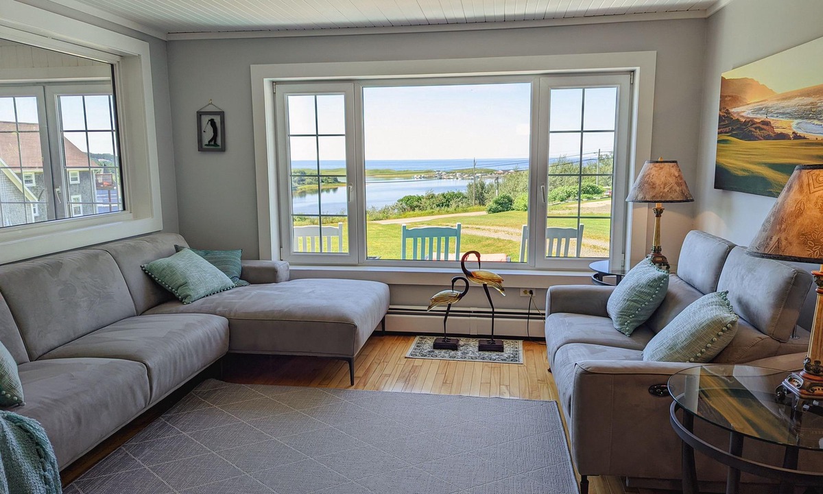 Inverness House | The perfect getaway home for families or large groups!