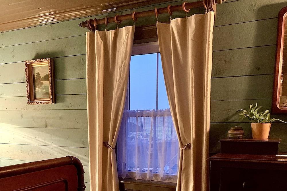 Twillingate House | The Pumpkin House... a museum guest house experience