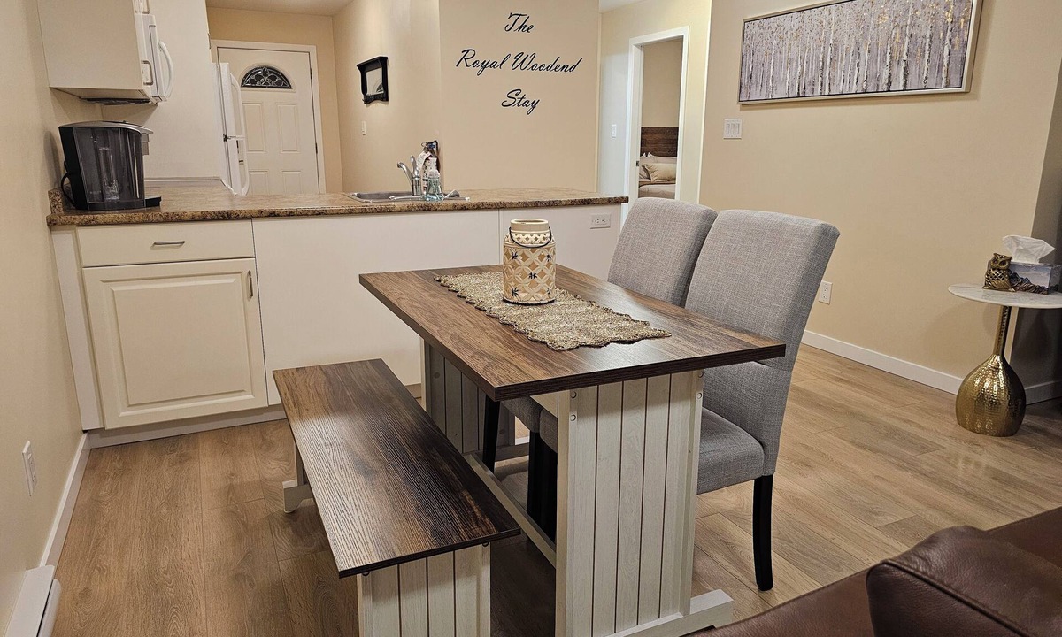 Victoria House | The Royal Woodend Stay (2 Bedroom Suite)