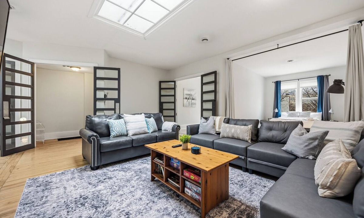 Corunna Apartment | The Skylight Vault - Bright Downtown Loft Living/Pet Friendly/Short Walk to Shop