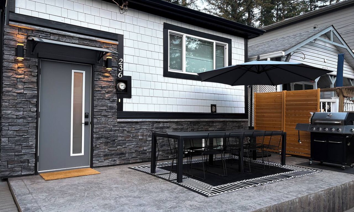 Cultus Lake House | "The Spot" – Cozy Cultus Lake House w/Patio & A/C
