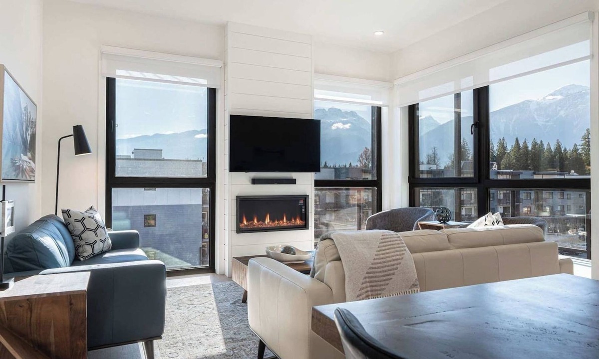 Revelstoke Condo | The Summit - 3 Bedroom Penthouse|Roof Top Hot Tub