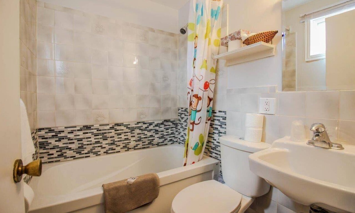 North River Hotel | The White Horse Motel