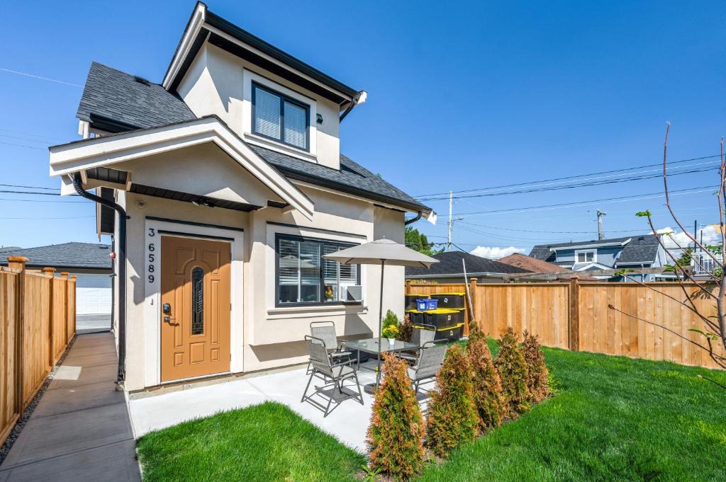 Killarney Villa | Three bedrooms new laneway house near public transit