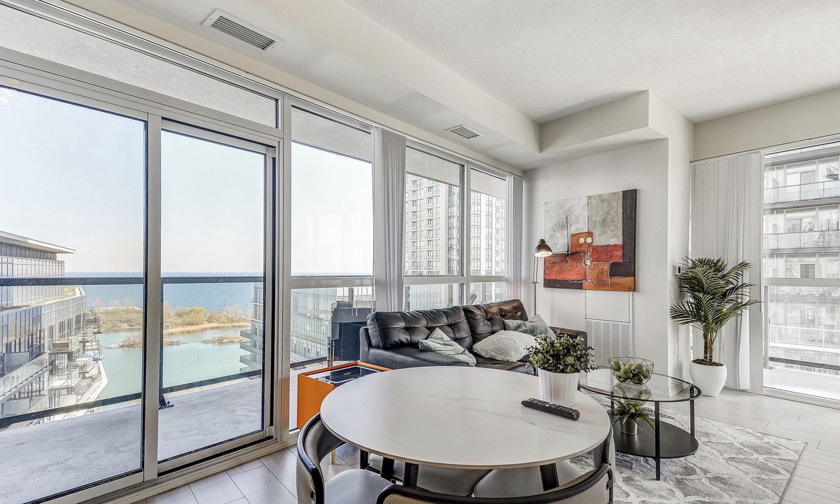 Humber Bay Shores Apartment | Toronto Condo with Lake Views