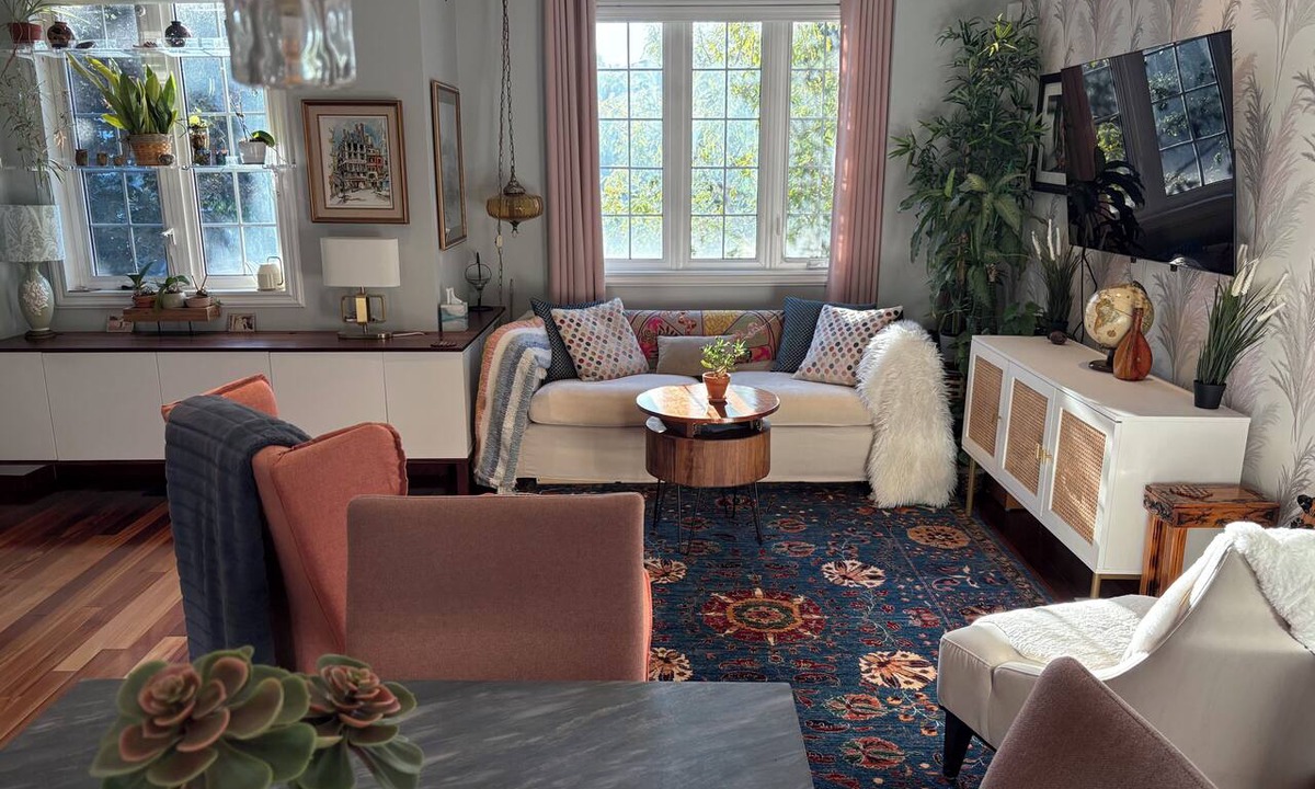 The Danforth House | Toronto East Convenient Professionally Decorated Urban Oasis