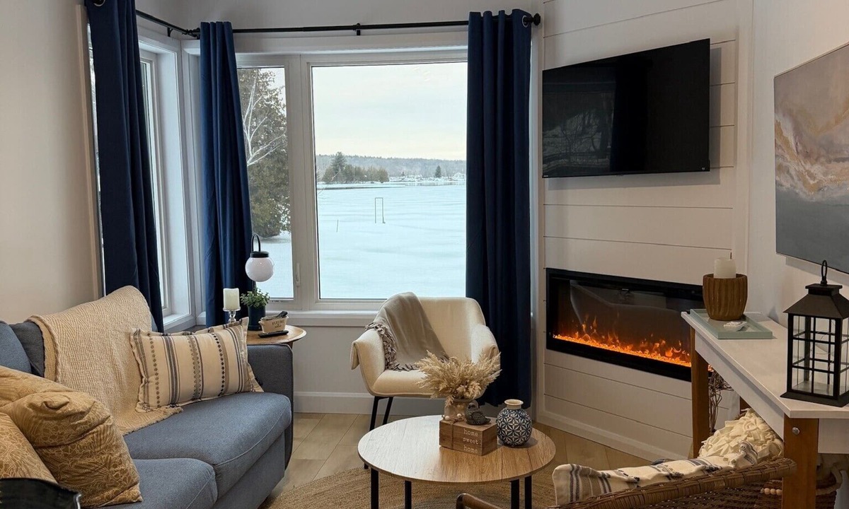 Seeleys Bay Cottage | Tranquil 1-bedroom cottage with AC in welcoming Seeley's Bay on the waterfront