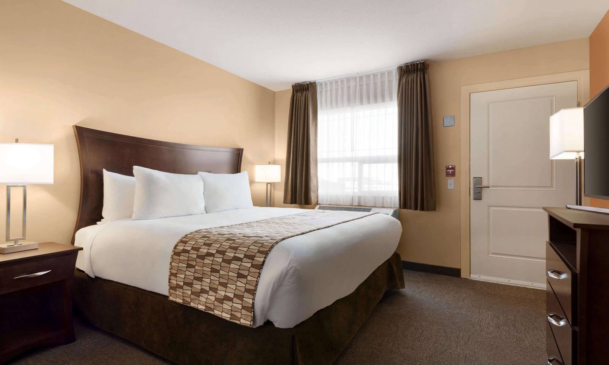 Pincher Creek Hotel | Travelodge by Wyndham Pincher Creek