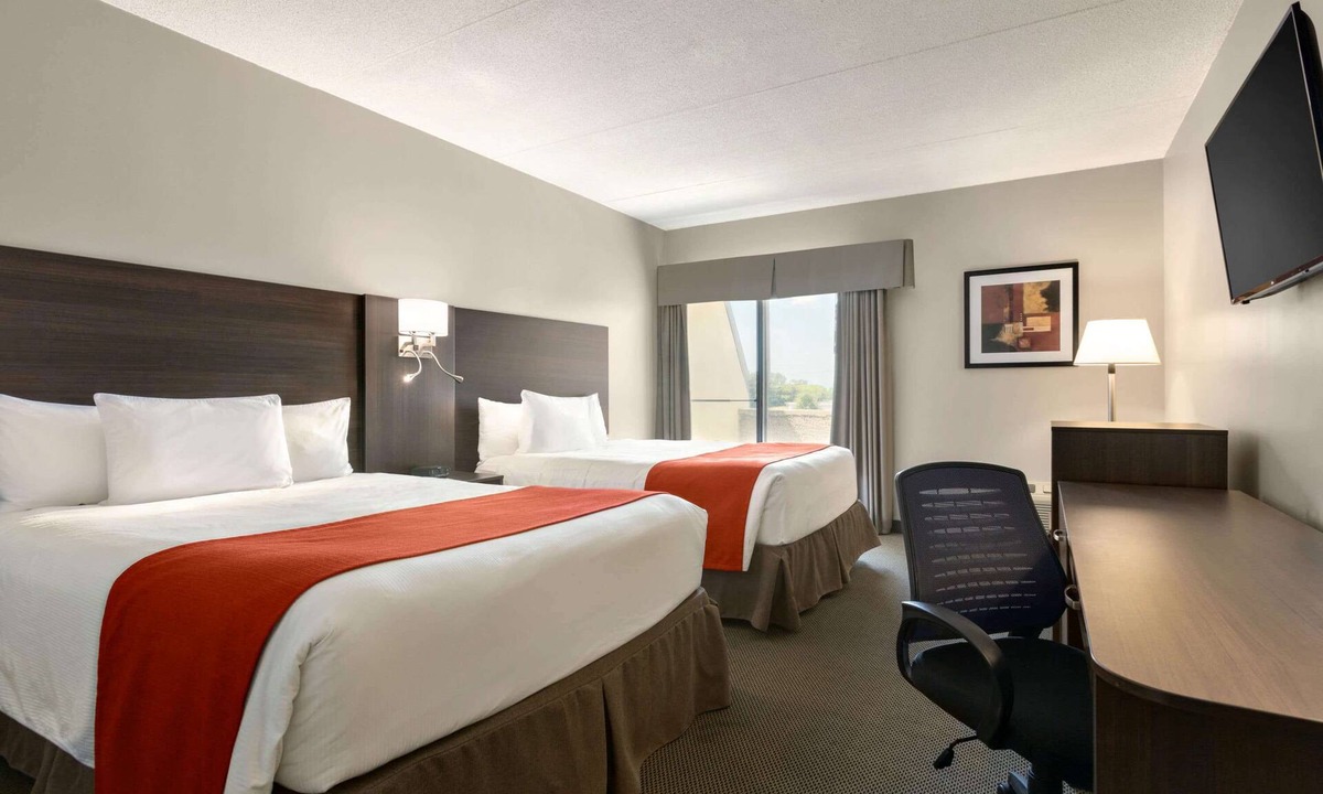 Kingston Hotel | Travelodge by Wyndham Kingston LaSalle Hotel
