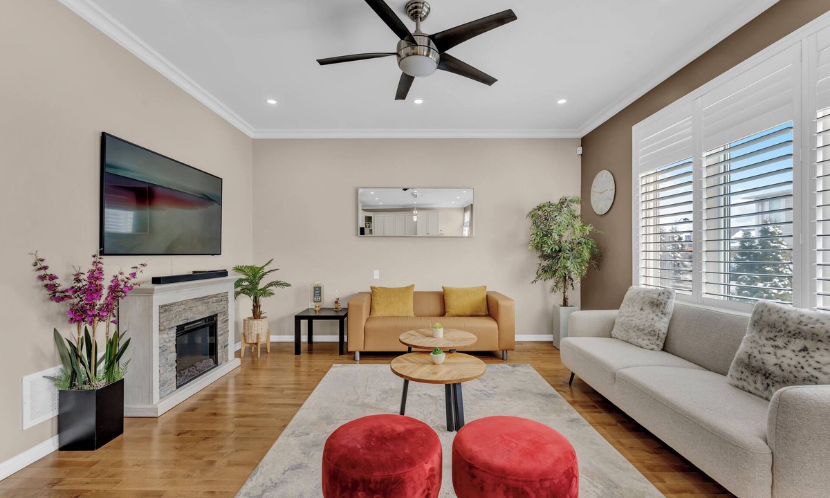 Milton House | Tremendous 4-bedroom house with AC in charming Milton