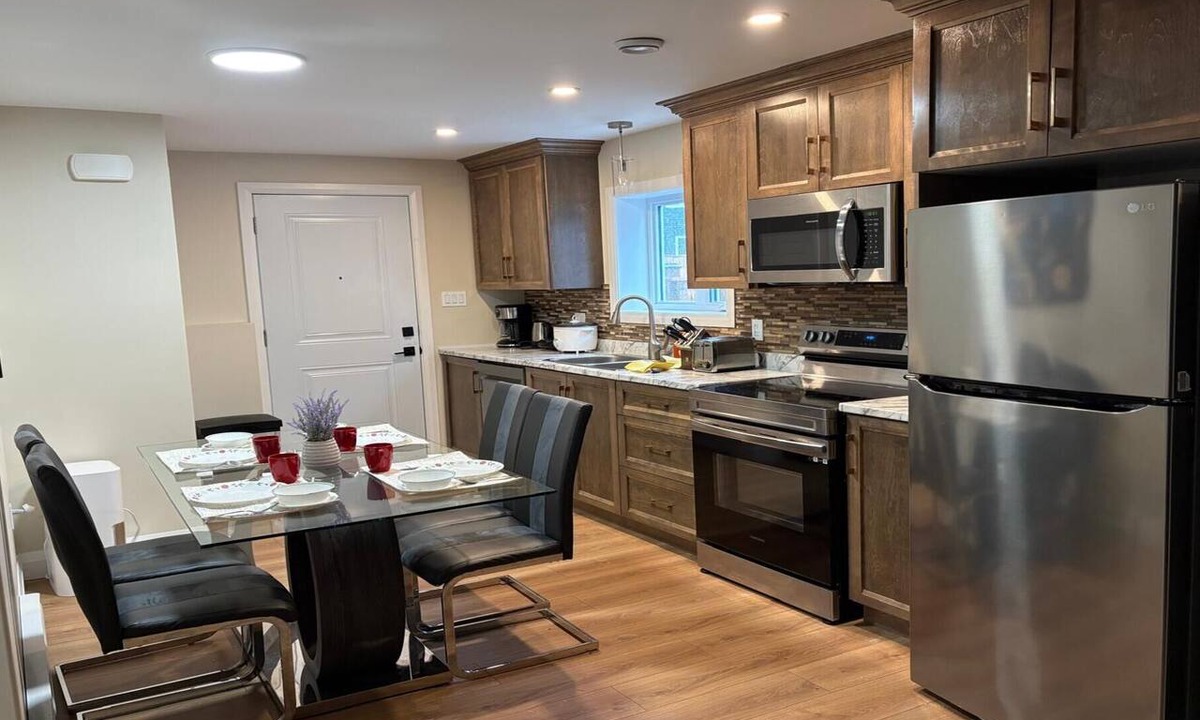 Terra Nova Apartment | Two bedroom cozy apartment in central location, 15 minute from historic downtown