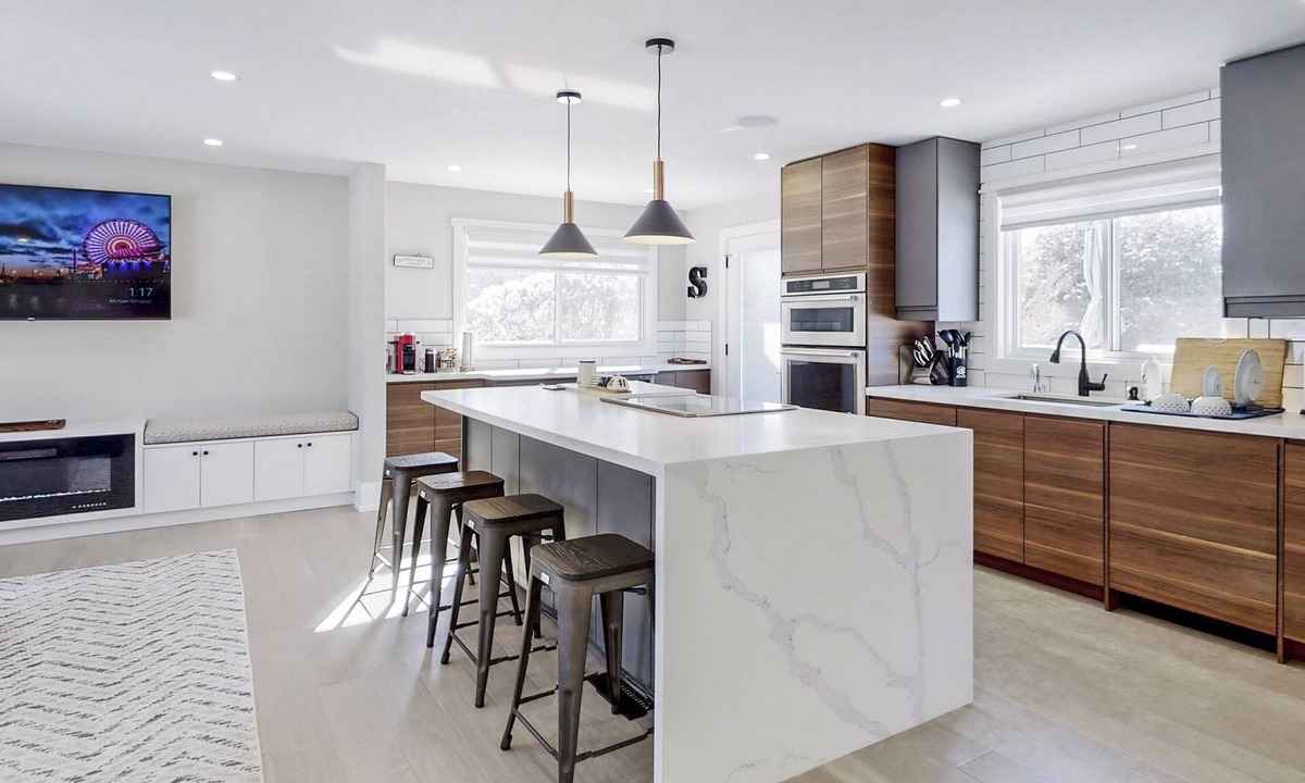 Bradford House | Ultimate Family-Friendly Smart Home Retreat with Private Playground, Office