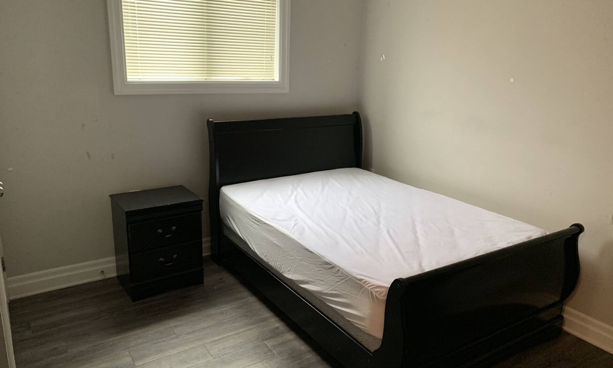 Thorold Apartment | Upper Apartment - Short Term Stays - Near Niagara Falls, Canada