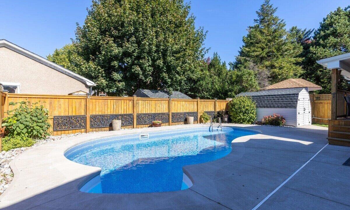 St. Catharines House | Upscale 3BR Designer House with POOL!