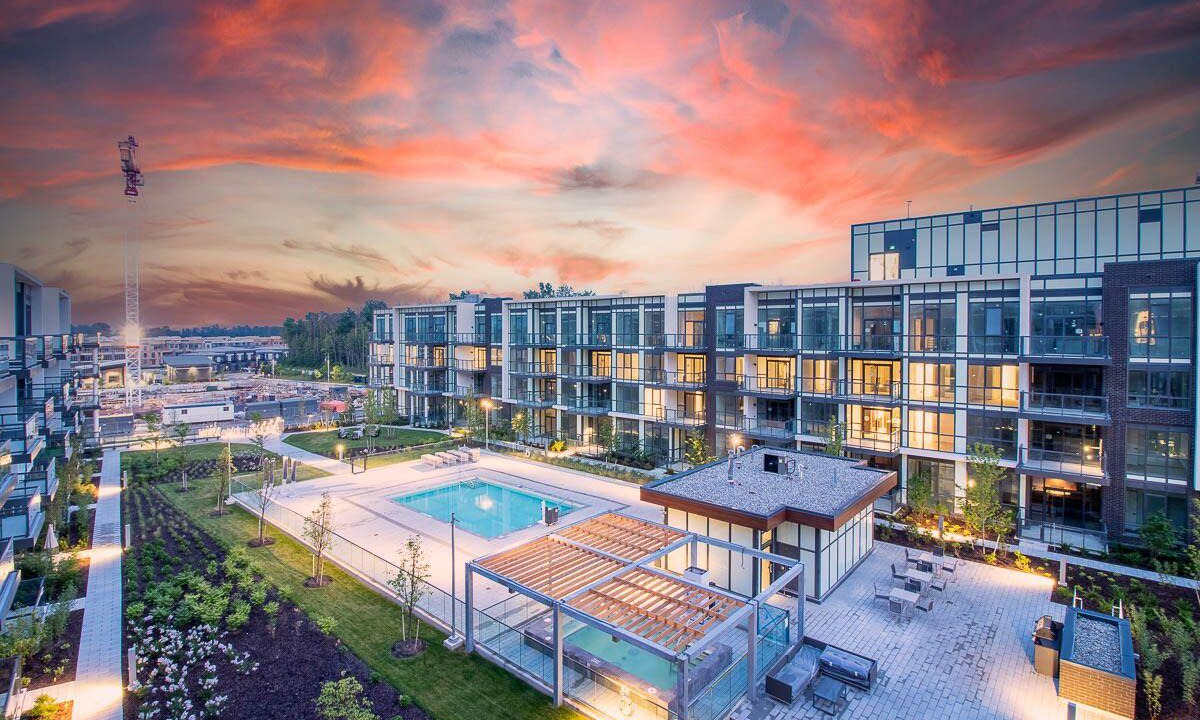 Innisfil Condo | Upscale Spa Getaway w/Pool & Year round Hot Tub + Private In- Suite Sauna!