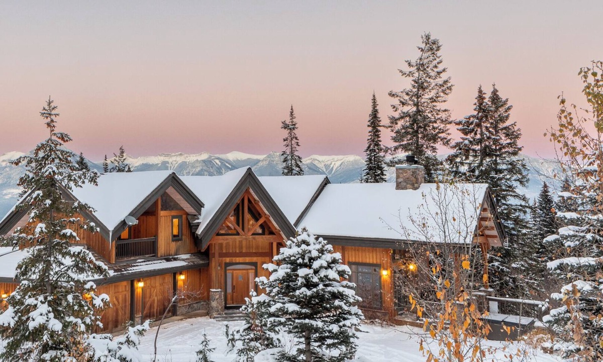 Golden Ski Chalet | Valleyview Chalet: 5-bedroom luxury mountain home