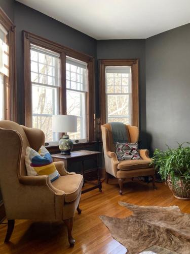Meaford Villa | Warm, Stylish Edwardian Escape in Downtown Meaford