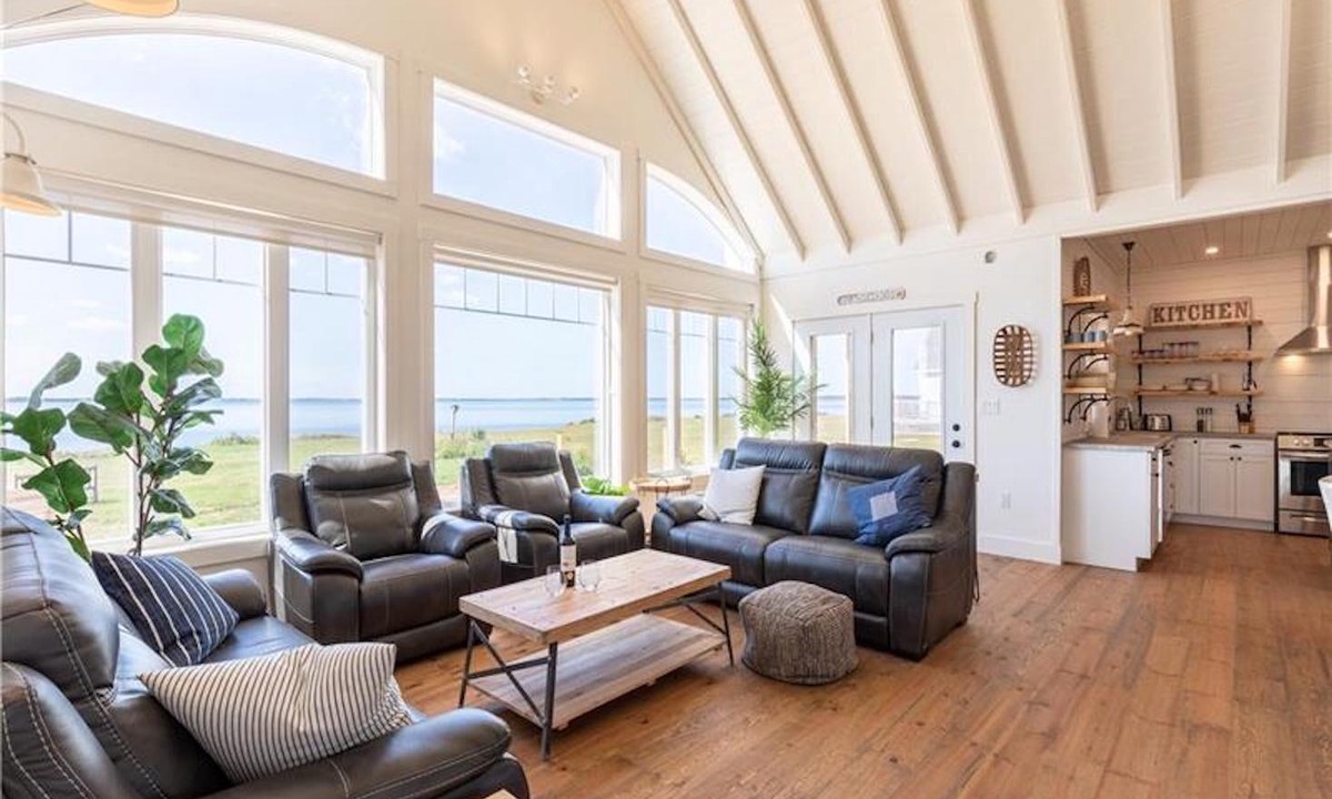 Malpeque Cottage | Waterfront Beach House On Malpeque Bay, 7 Minutes To Cabot Beach Provincial Park