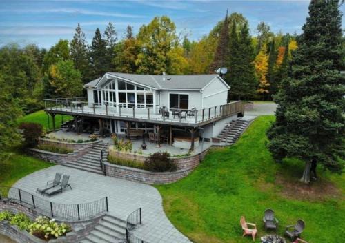 Broadbent Villa | Waterfront, dream stay at Belle Vue Cottage