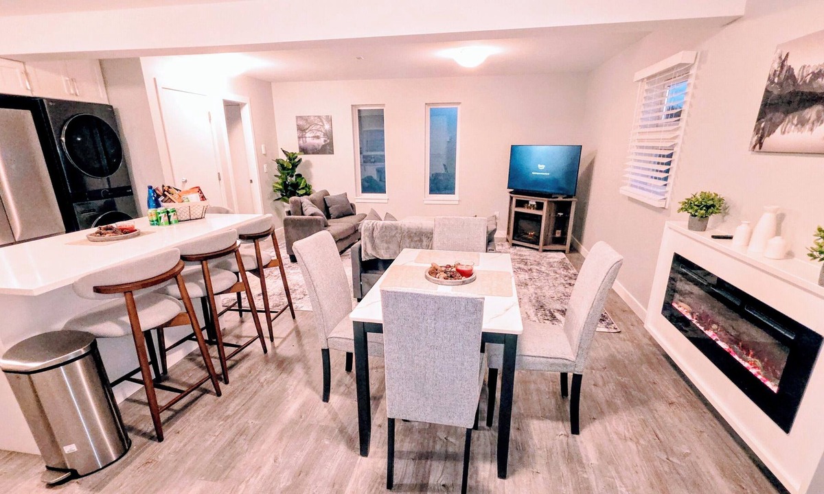 Metro Vancouver Regional District House | Westham Island! A quaint farming locale great for bird watching & lovely walks