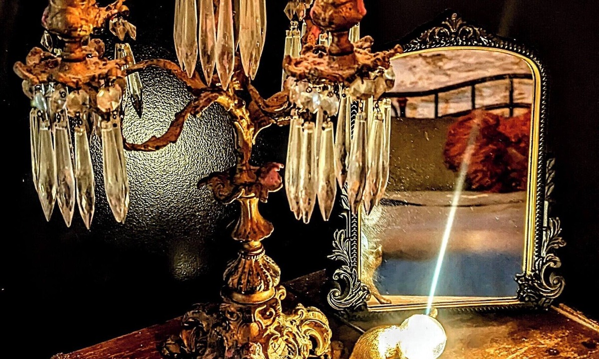 Saint John Apartment | Whimsical Witch's Coven in the heart of Uptown Saint John (Free Parking!)