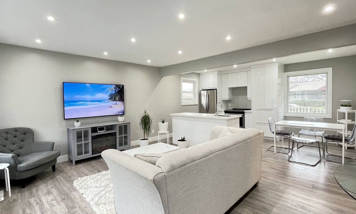 Merritton House | White House Suite - Sleeps 4