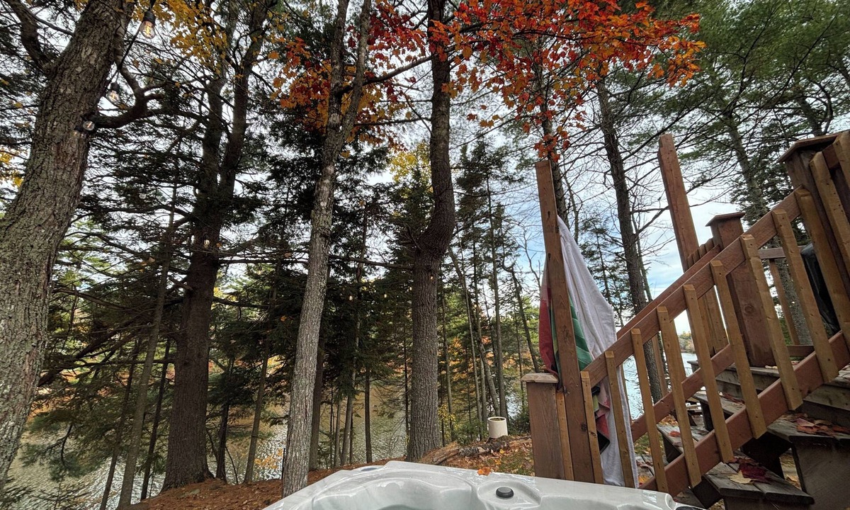 Sainte-Anne-de-Kent House | Wooded Nature's Sasquatch River Retreats-Bigfoot Sanctuary