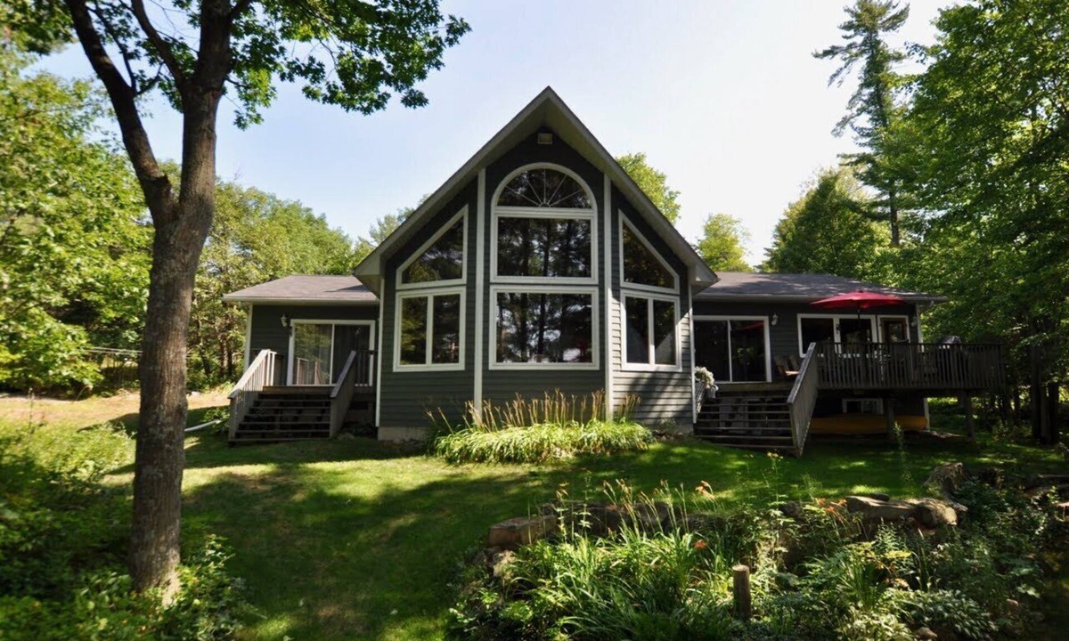 Broadbent Cottage | Woods Bay Lookout, Georgian Bay