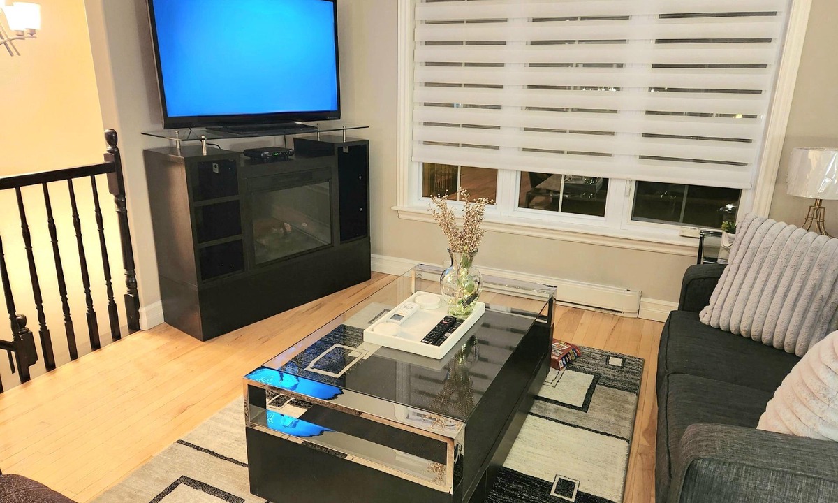 Paradise House | WOW! Executive 2-Bedroom 2-Bathroom