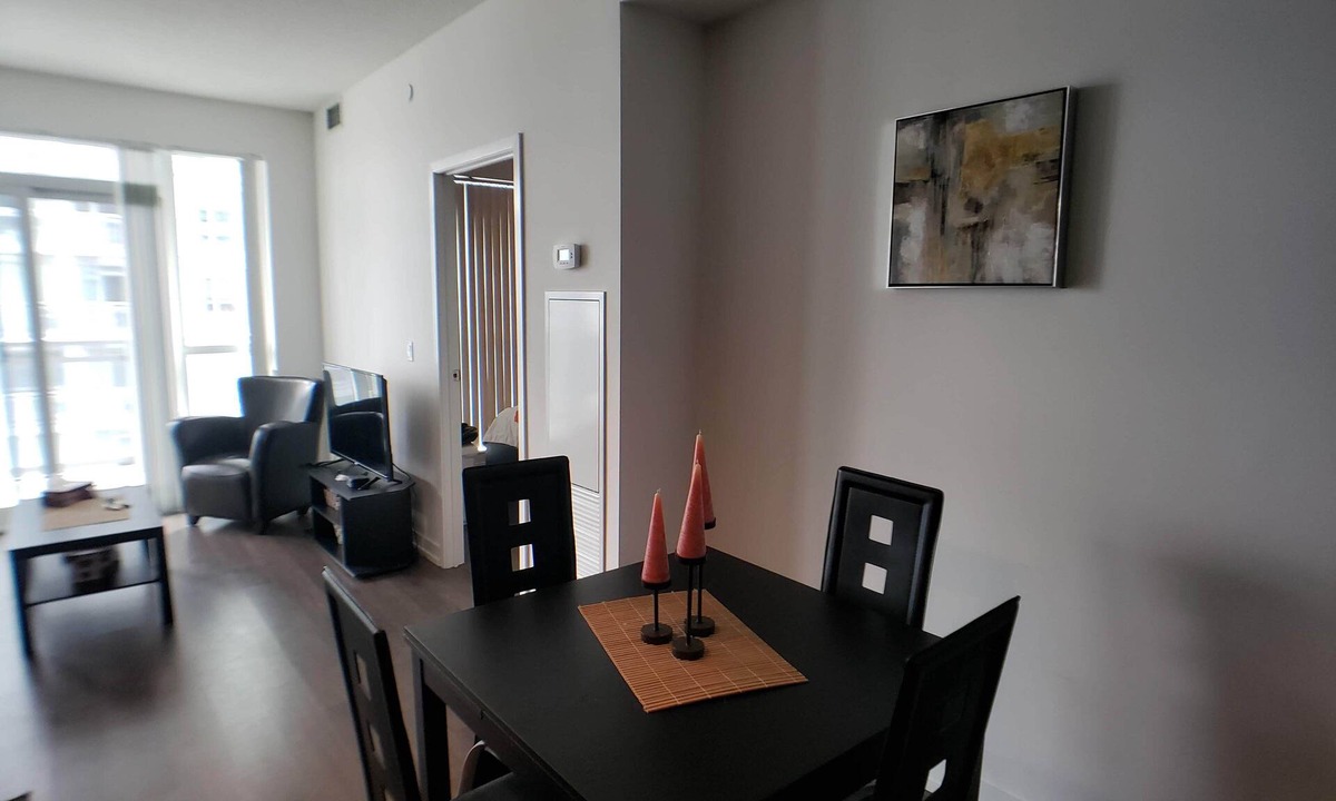 Yonge-Eglinton Condo | YOUR HOME AWAY FROM HOME