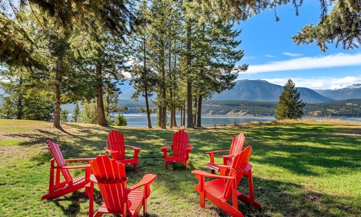 Windermere House | Ziggy | Pvt Beach Access | Lake Views | Fireplaces