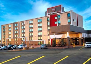 3-Star Hotel ∙ Best Western Plus Toronto North York Hotel & Suites in Black Creek