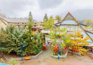 4th-floor mountain studio with gym, balcony, fireplace, washer/dryer, kitchen