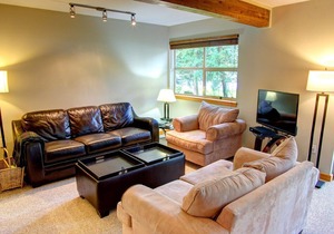 Forest Trails, 2.5 bedroom family home, walk to lift, free wifi