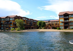 Luxurious Okanagan Lakefront Condo