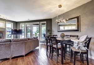 Luxurious Okanagan Lakefront Condo