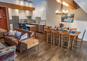 Pinnacle Ridge 36 - Ski in Ski out, Private Hot Tub, Wood Fireplace