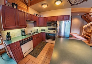 Pinnacle Ridge 38 – Ski in Ski out, Wood Fireplace