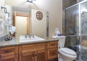 This exceptionally designed lodge offers comfort and luxurious living. in Blind Bay