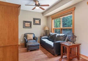 This exceptionally designed lodge offers comfort and luxurious living. in Blind Bay