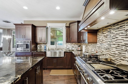 Surrey House | 1‑Acre Private Estate w/Pool & Basketball